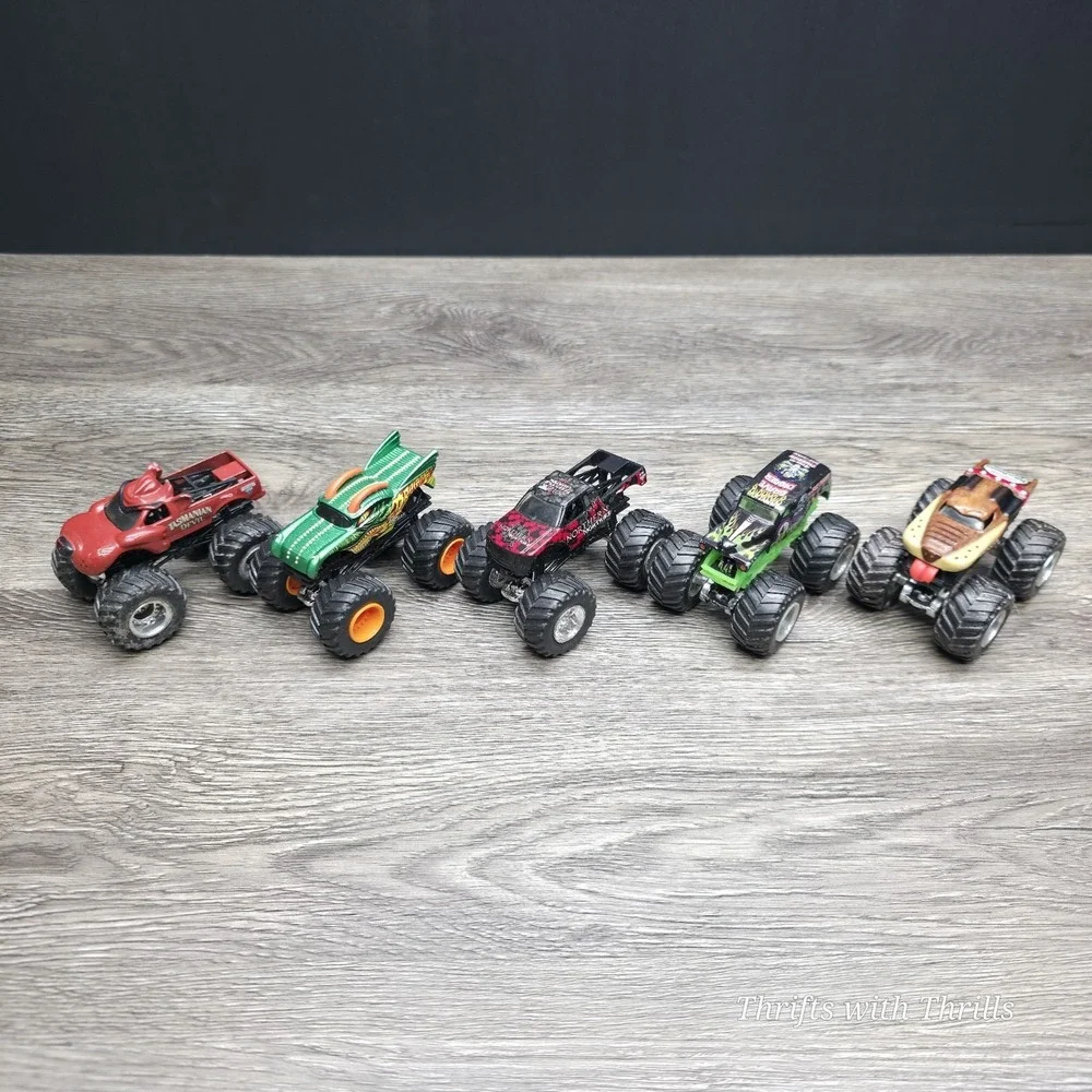 Hot Wheels Monster Jam Trucks - Set Of 5 - Grave Digger, Taz,‎ Mutt, Reptile, +